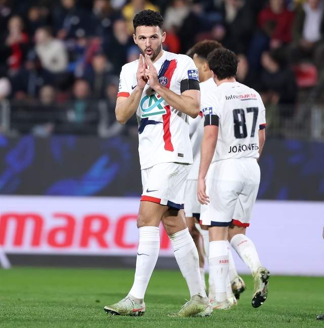 包含山东泰山迎法国杯关键赛，国际比赛日战术微调，信心回归，数据趋势出现新变化的词条