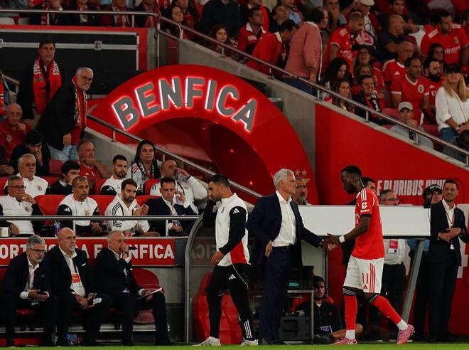 包含赛地聚焦：葡超窗口期热度飙升，本菲卡伤情更新，气氛紧张，赛程密集仍需轮换的词条-开元电竞官网入口